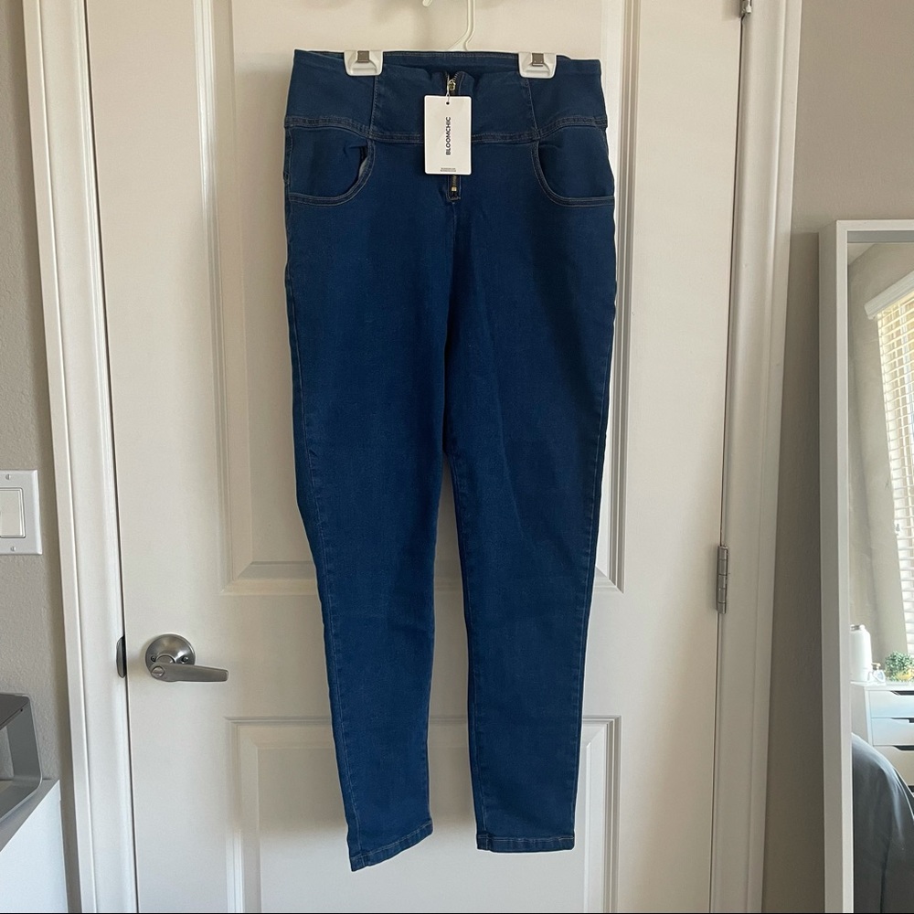 NWT Bloom Chic High Waisted Jeans